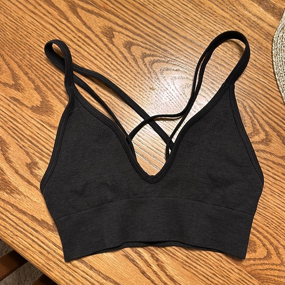 Lululemon plunge sports bra size 6 - Picture 2 of 2